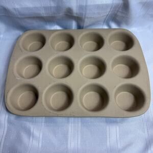 Pampered Chef Stoneware 12-Cup Muffin Pan USA Made